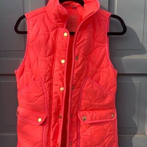 J Crew PrimaLoft puffer quilted‎ vest size XS in red/orange with gold accents